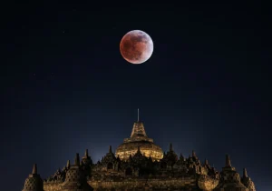 Bulan di candi borobudur